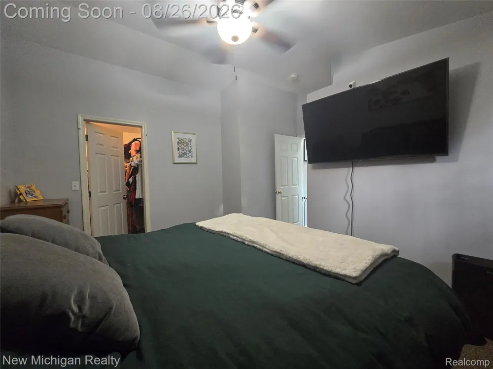 679 Andover Woods Drive Fenton City, MI 48430