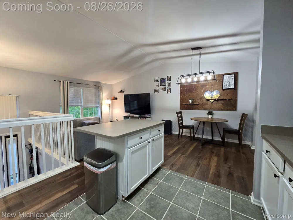 679 Andover Woods Drive Fenton City, MI 48430