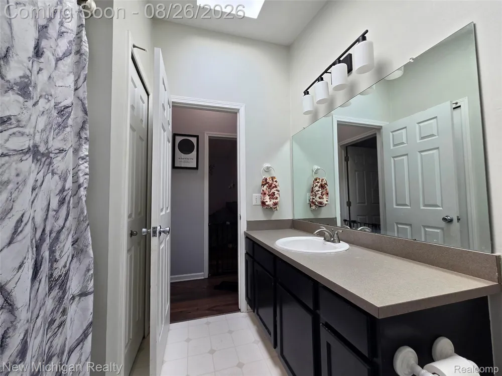 679 Andover Woods Drive Fenton City, MI 48430
