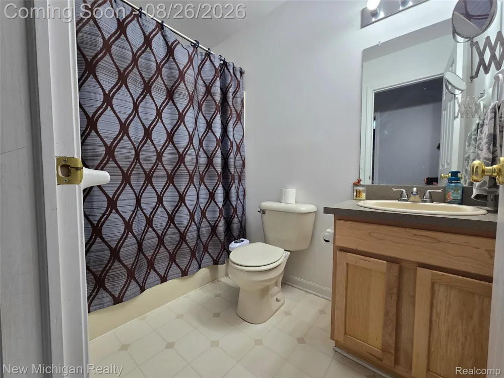 679 Andover Woods Drive Fenton City, MI 48430