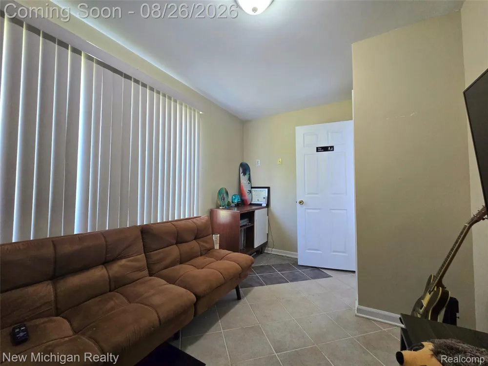 679 Andover Woods Drive Fenton City, MI 48430