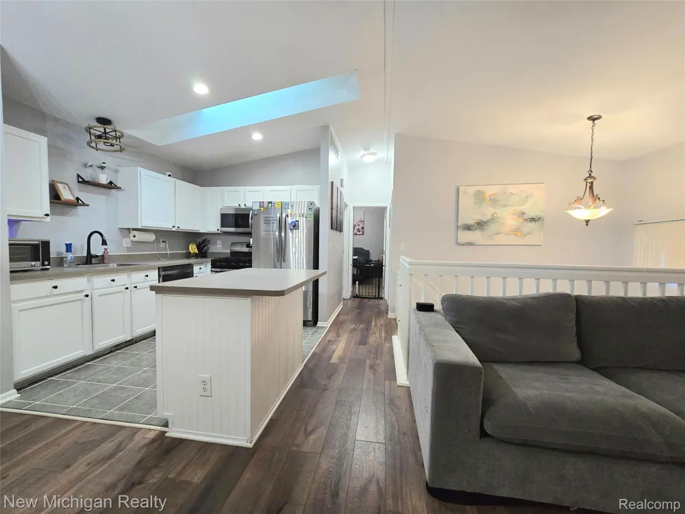 679 Andover Woods Drive Fenton City, MI 48430