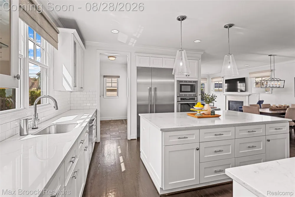 1840 Washington Boulevard Birmingham City, MI 48009