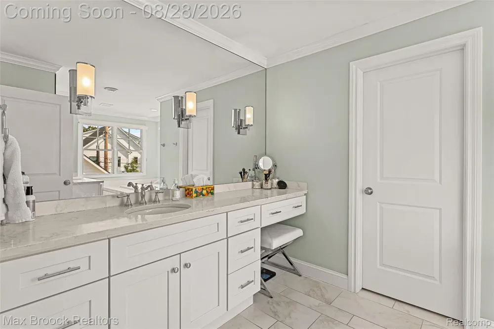 1840 Washington Boulevard Birmingham City, MI 48009