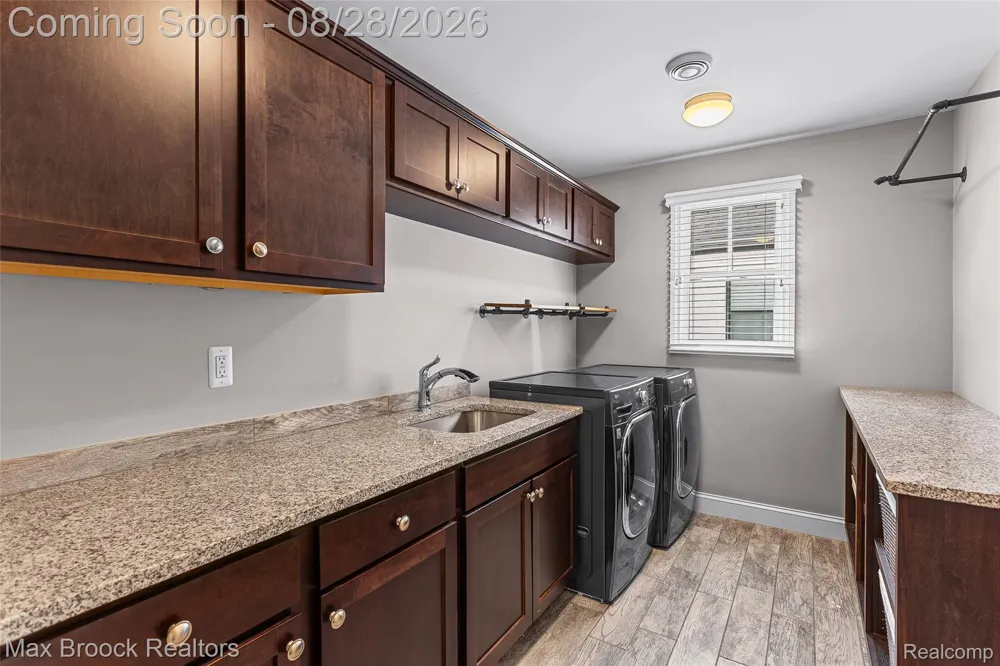 1840 Washington Boulevard Birmingham City, MI 48009