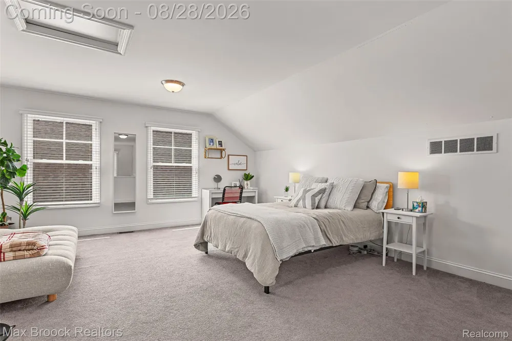 1840 Washington Boulevard Birmingham City, MI 48009