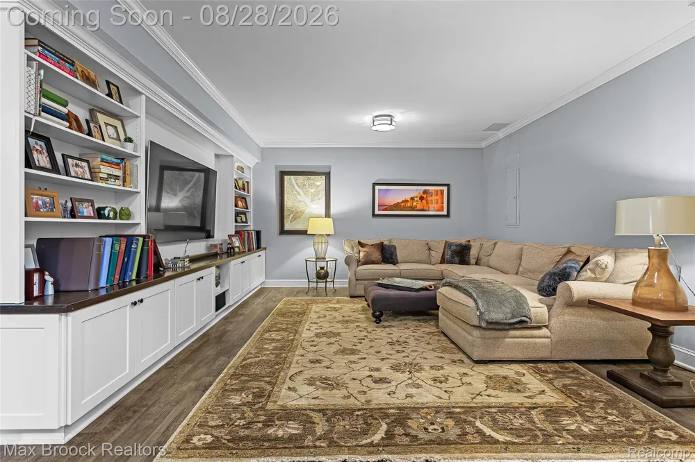 1840 Washington Boulevard Birmingham City, MI 48009