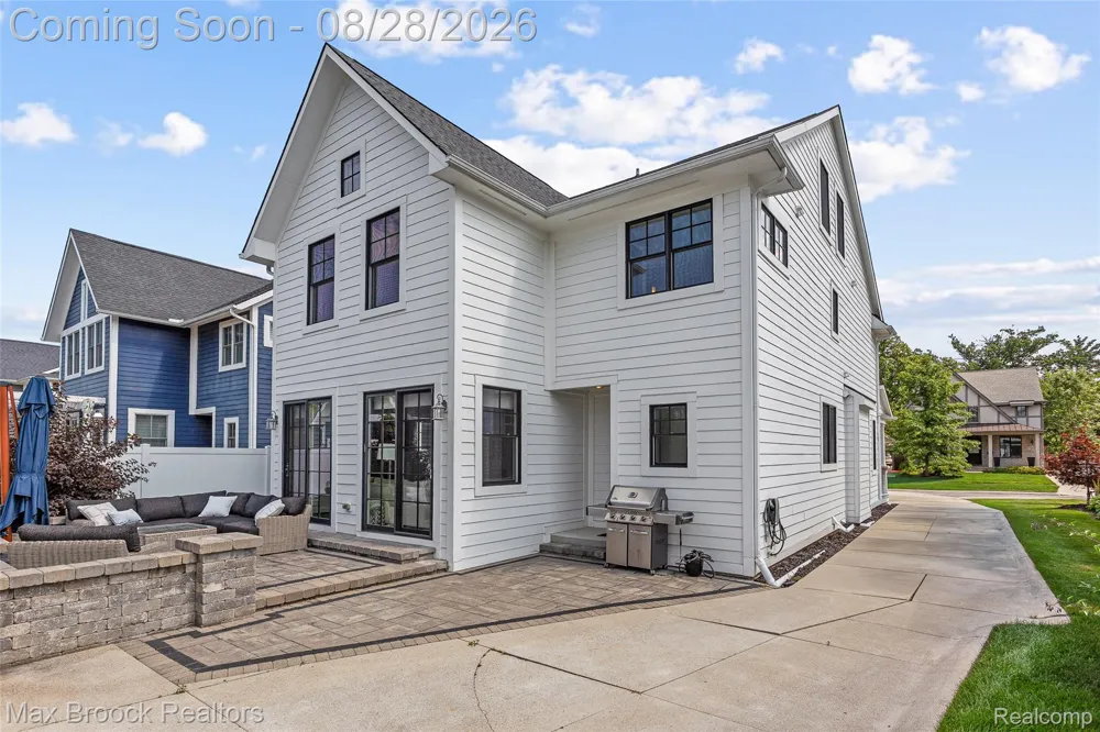 1840 Washington Boulevard Birmingham City, MI 48009