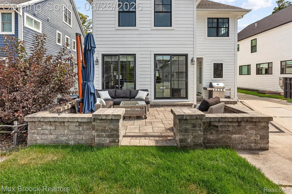1840 Washington Boulevard Birmingham City, MI 48009