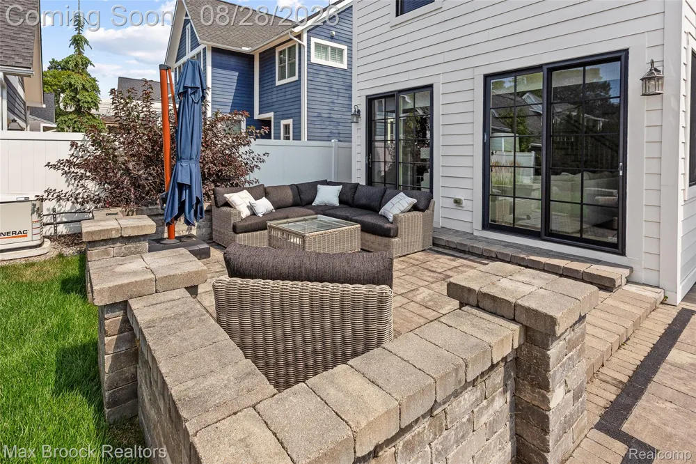 1840 Washington Boulevard Birmingham City, MI 48009