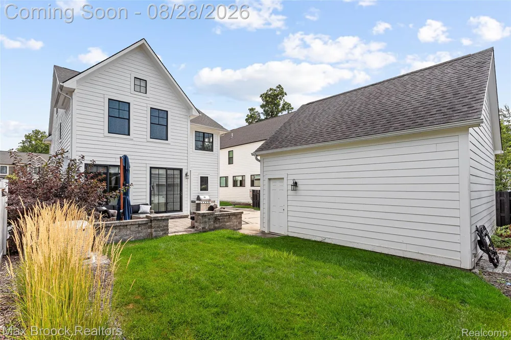 1840 Washington Boulevard Birmingham City, MI 48009
