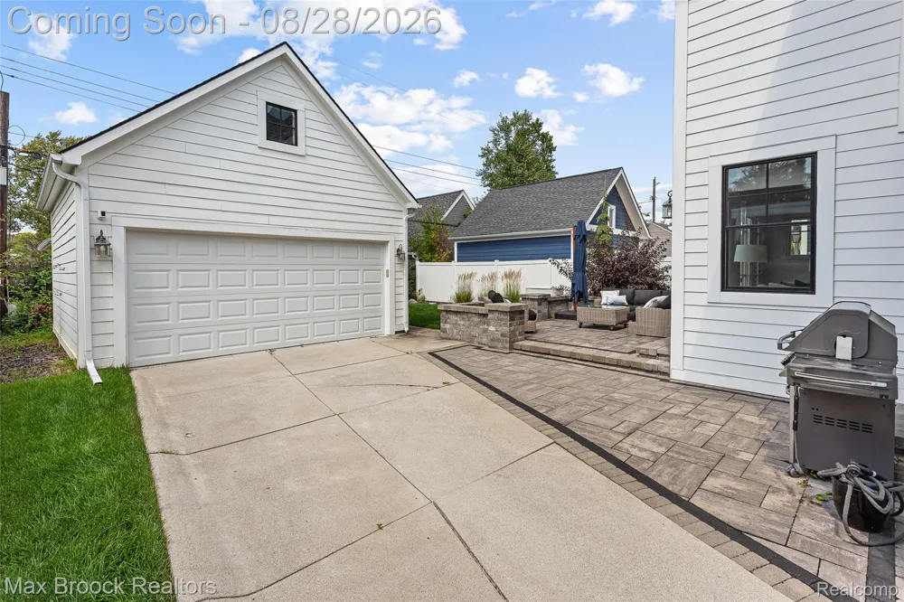 1840 Washington Boulevard Birmingham City, MI 48009