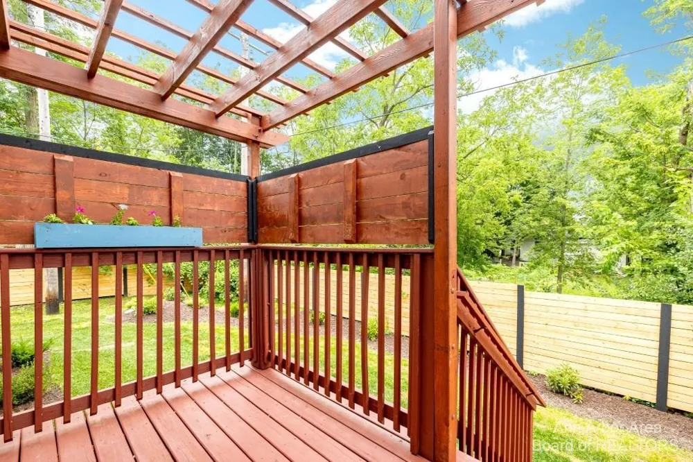 2 Maple Vlg Court Ann Arbor City, MI 48103