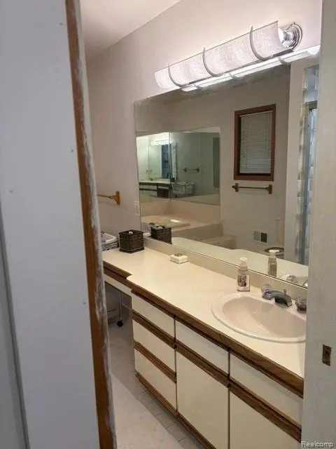 8454 Fawn Valley Drive Independence Charter Township, MI 48348
