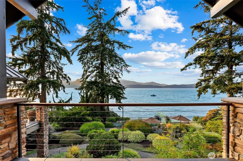 10458 Seabeck Highway NW Seabeck, WA 98380