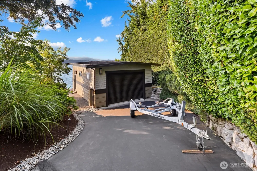 10458 Seabeck Highway NW Seabeck, WA 98380