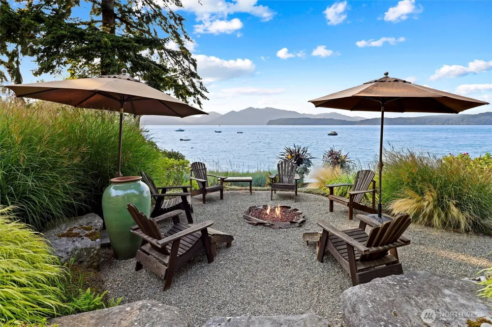 10458 Seabeck Highway NW Seabeck, WA 98380