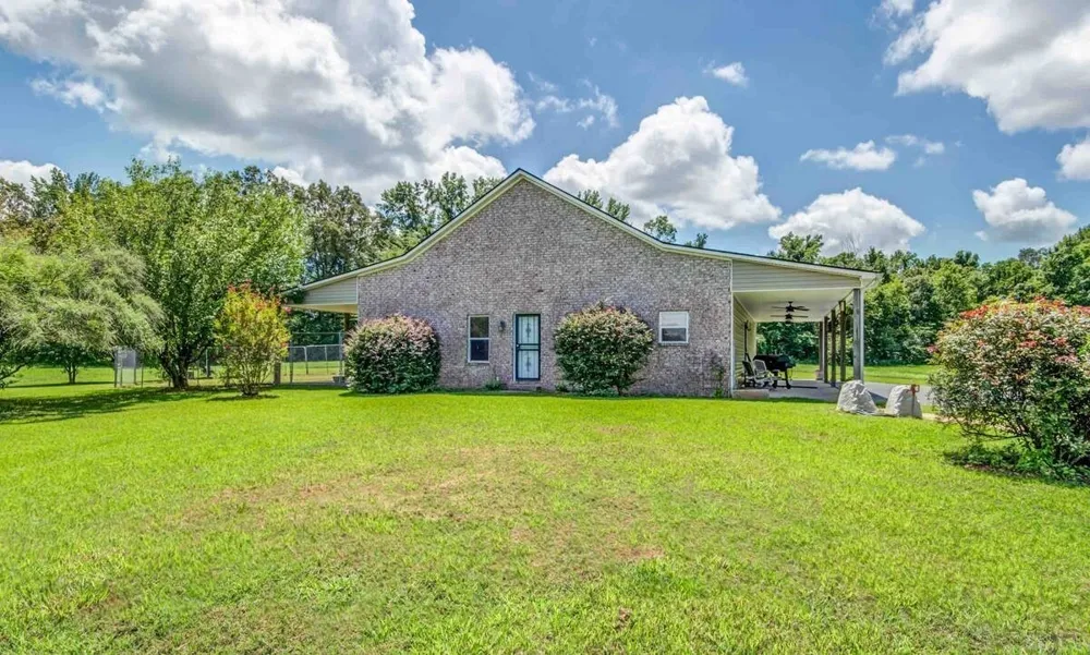 1215 Beaver Creek Dr Mason, TN 38049