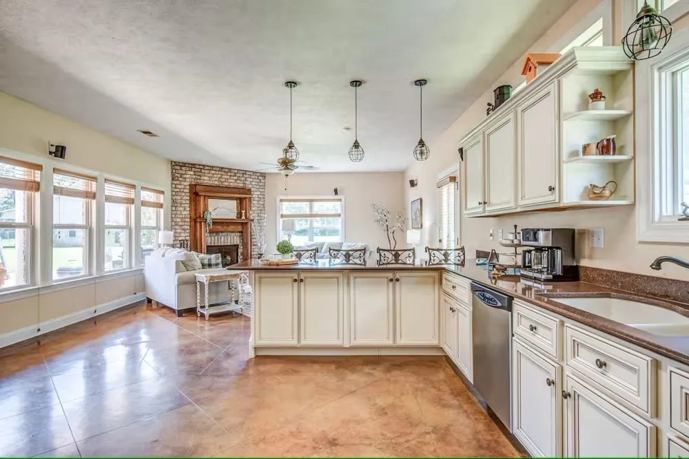 1215 Beaver Creek Dr Mason, TN 38049