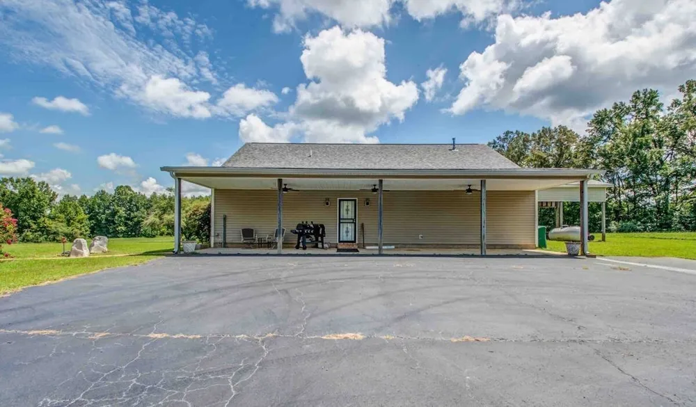1215 Beaver Creek Dr Mason, TN 38049