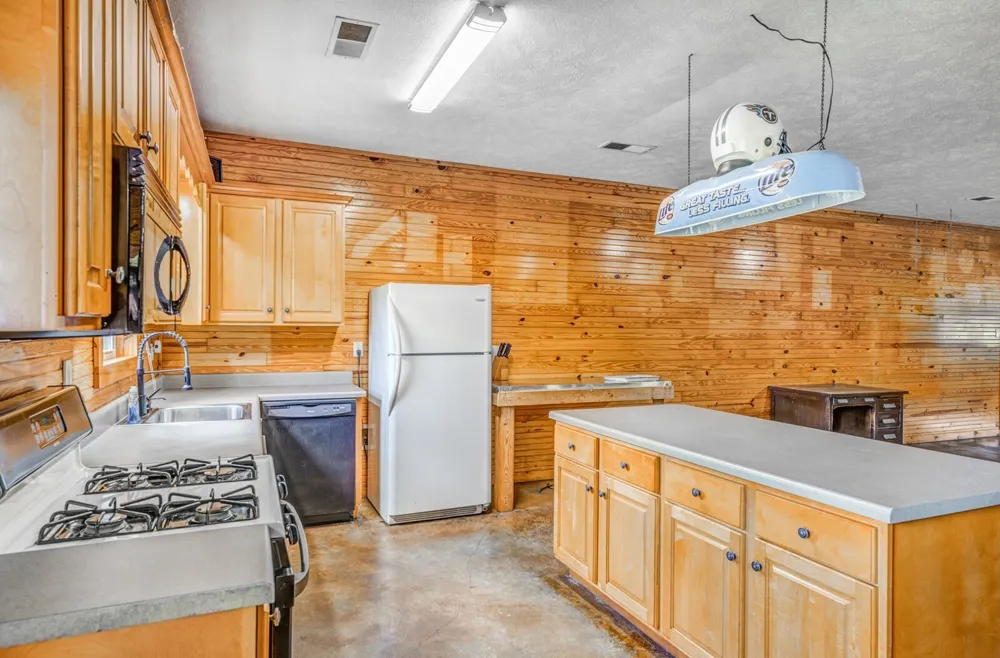 1215 Beaver Creek Dr Mason, TN 38049