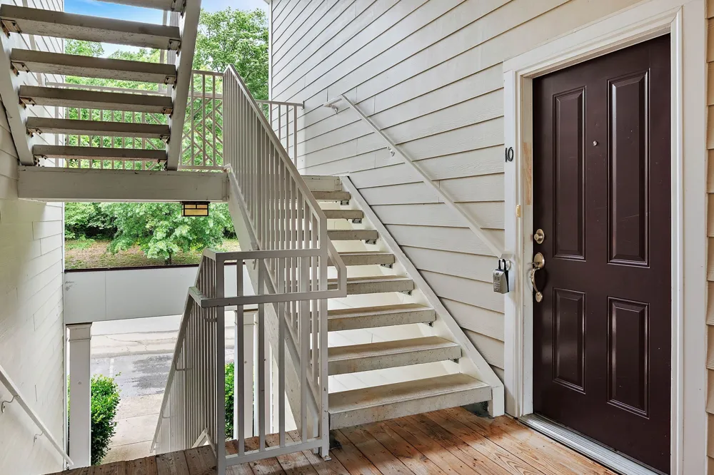 8221 Lenox Creekside Dr #10 Antioch, TN 37013