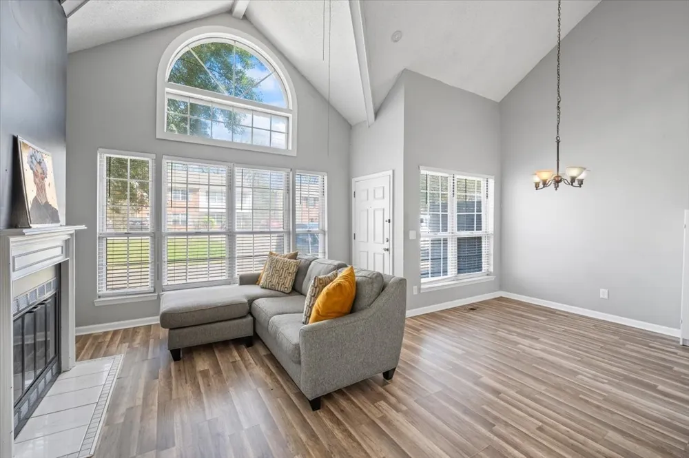 1119 Waggoner Ct W Nashville, TN 37214