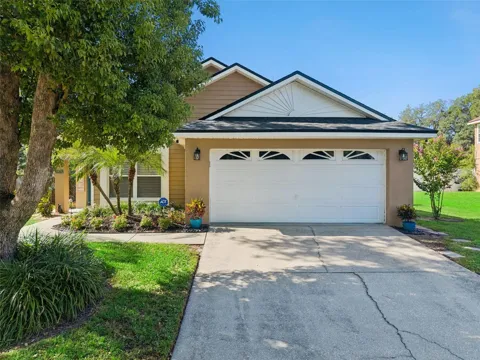 1038 ROYAL OAKS DRIVE