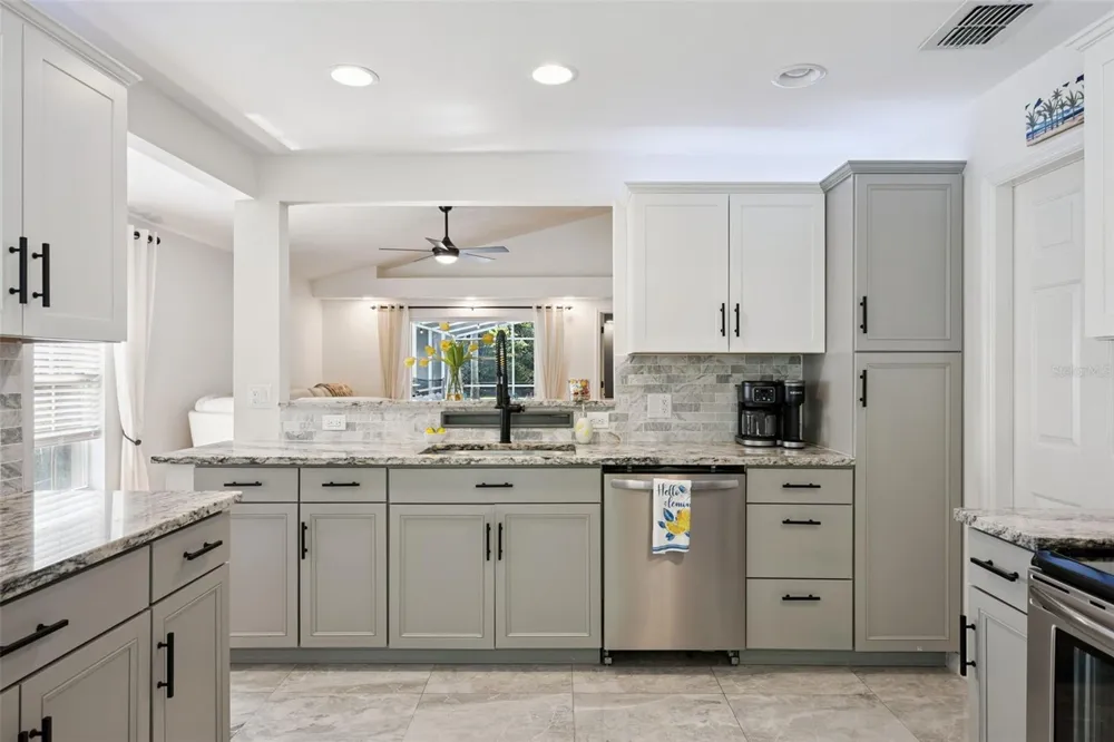 1038 ROYAL OAKS DRIVE Apopka, FL 32703