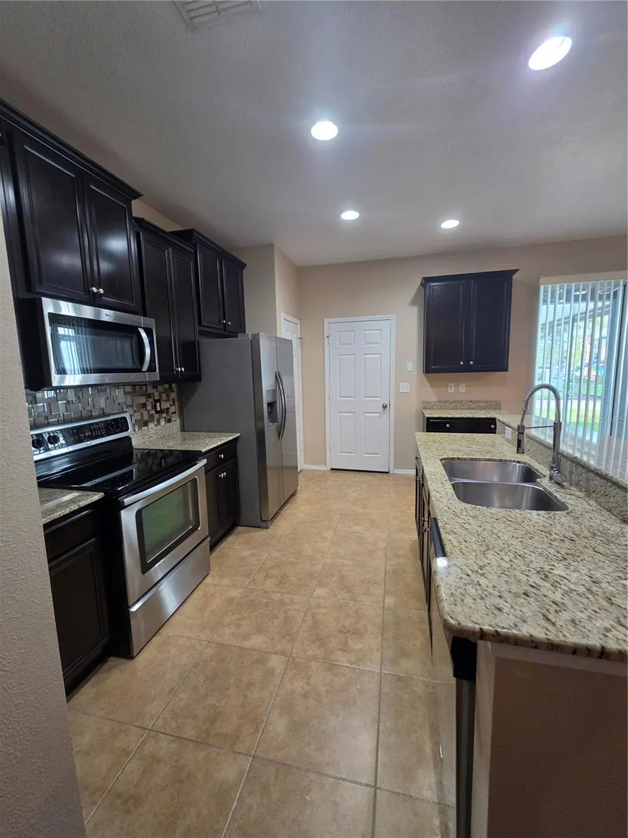 9209 ENGLISH OAKS LANE Riverview, FL 33578