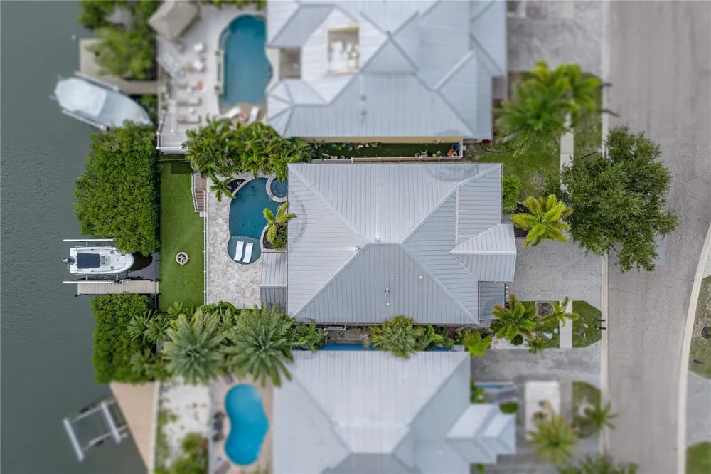 6411 GRENADA ISLAND AVENUE Apollo Beach, FL 33572