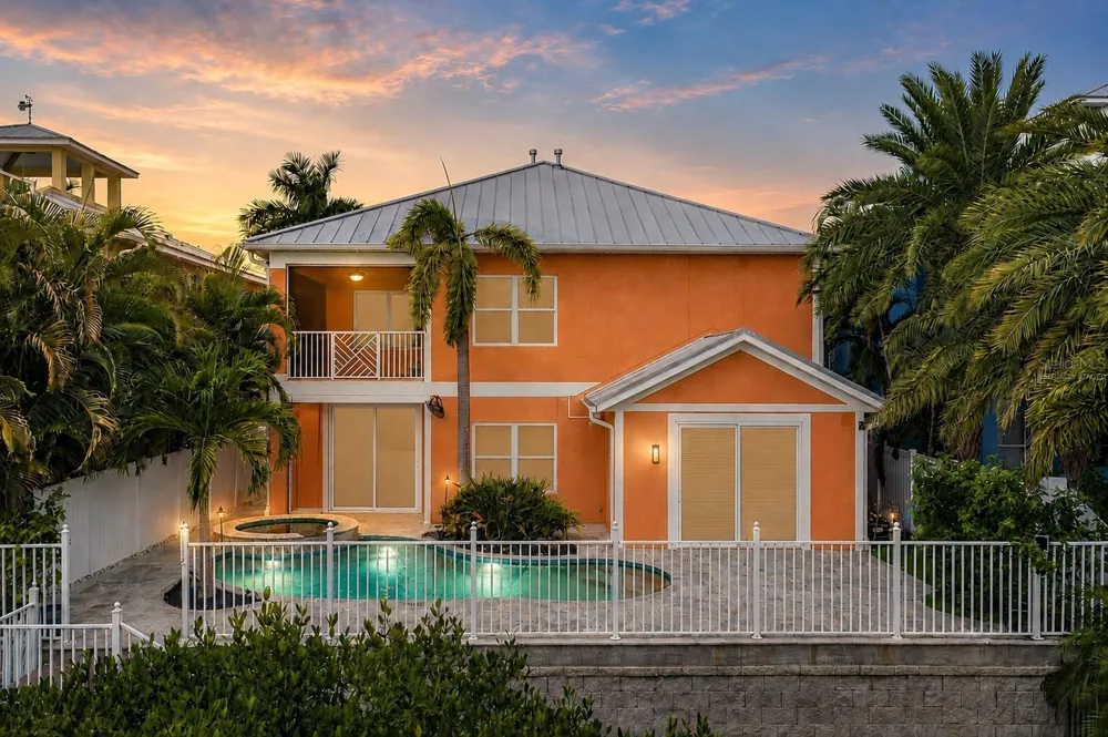 6411 GRENADA ISLAND AVENUE Apollo Beach, FL 33572