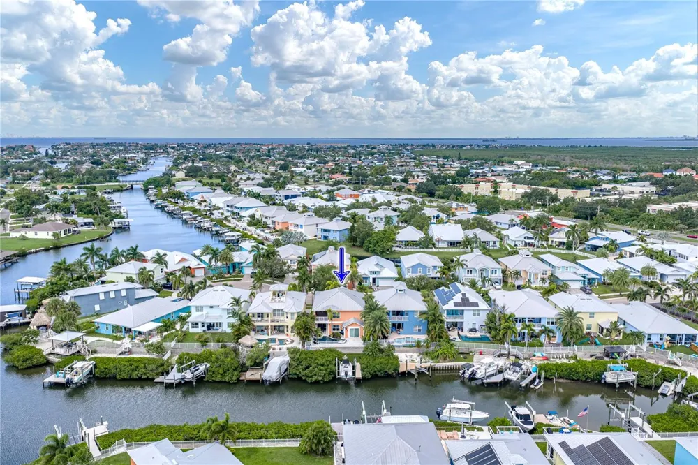 6411 GRENADA ISLAND AVENUE Apollo Beach, FL 33572