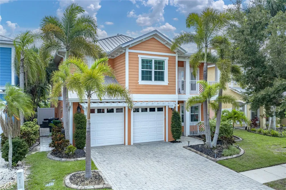 6411 GRENADA ISLAND AVENUE Apollo Beach, FL 33572