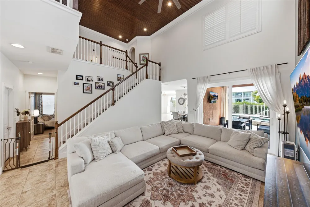 6411 GRENADA ISLAND AVENUE Apollo Beach, FL 33572