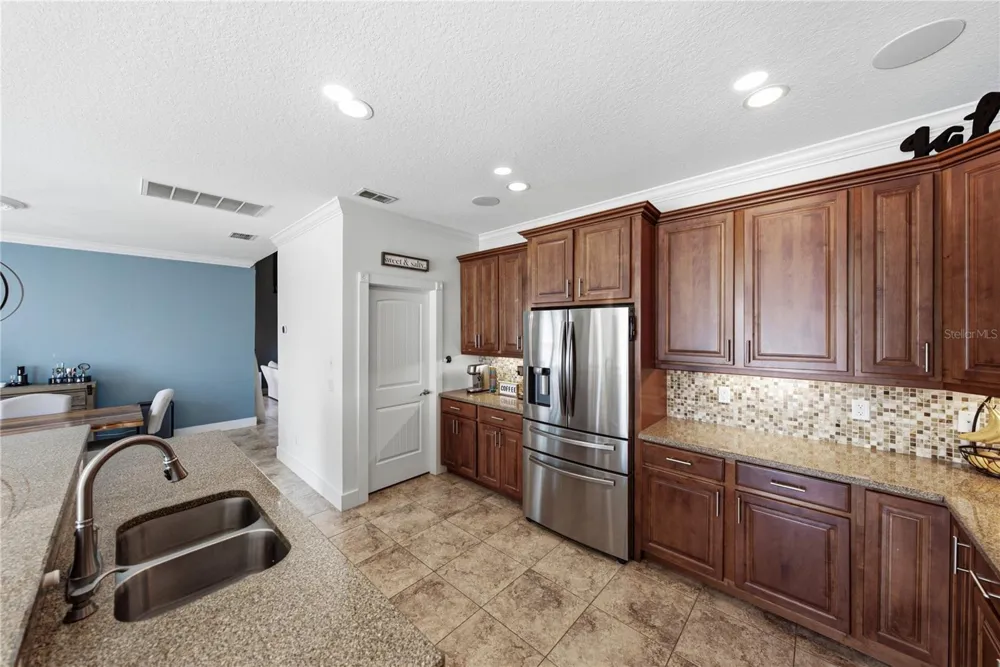 6411 GRENADA ISLAND AVENUE Apollo Beach, FL 33572
