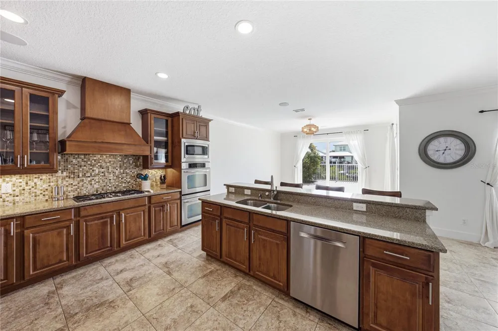 6411 GRENADA ISLAND AVENUE Apollo Beach, FL 33572