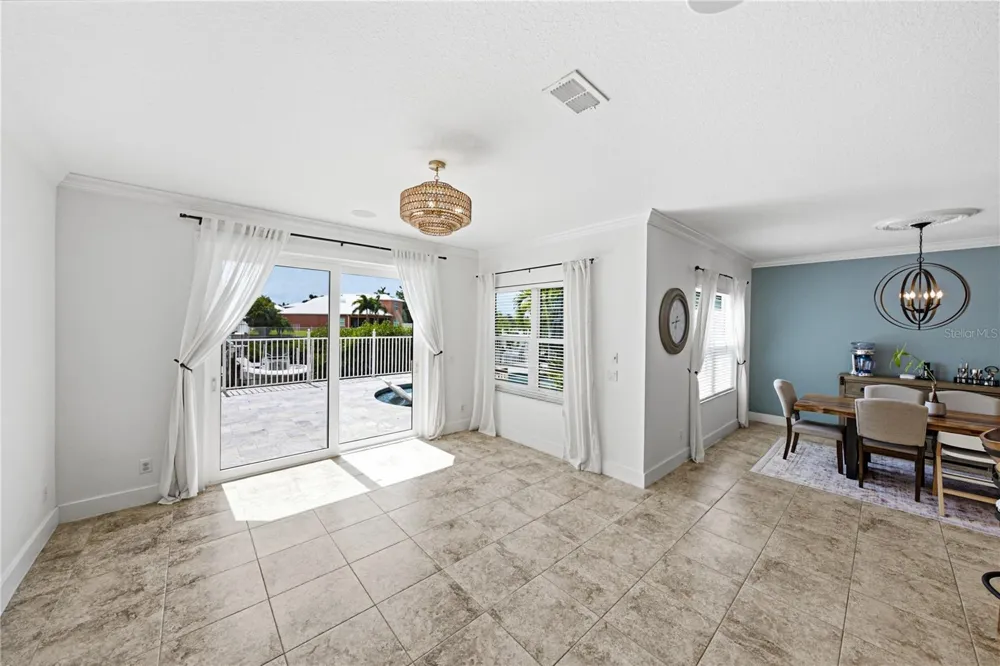 6411 GRENADA ISLAND AVENUE Apollo Beach, FL 33572