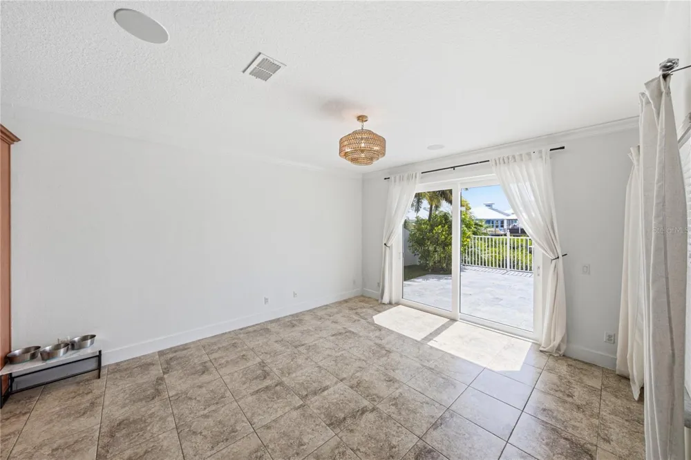 6411 GRENADA ISLAND AVENUE Apollo Beach, FL 33572