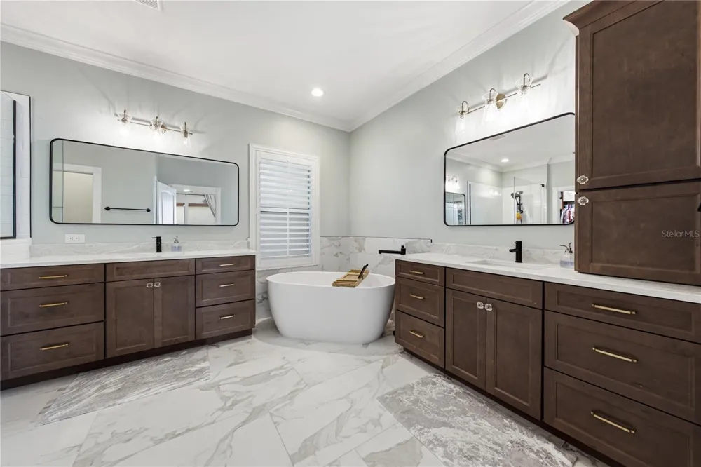 6411 GRENADA ISLAND AVENUE Apollo Beach, FL 33572