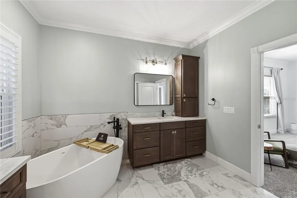 6411 GRENADA ISLAND AVENUE Apollo Beach, FL 33572