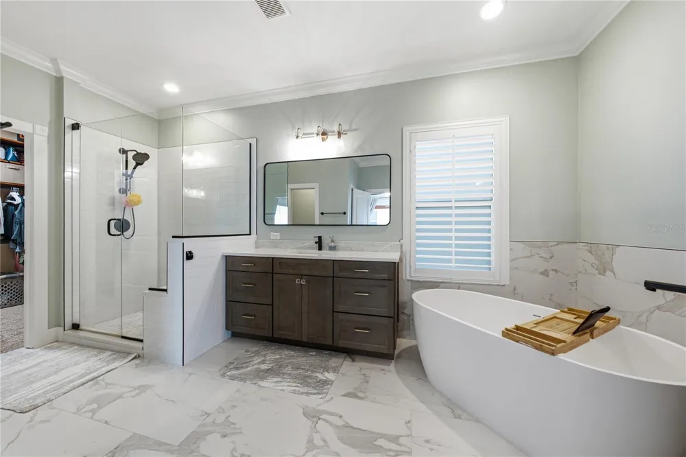 6411 GRENADA ISLAND AVENUE Apollo Beach, FL 33572
