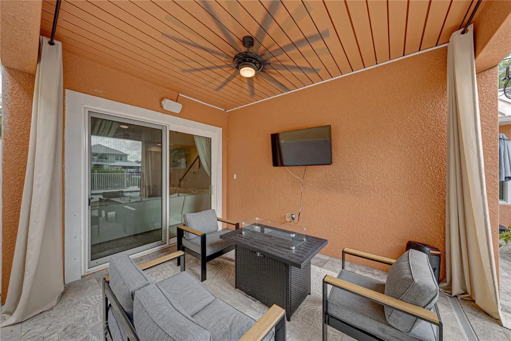 6411 GRENADA ISLAND AVENUE Apollo Beach, FL 33572