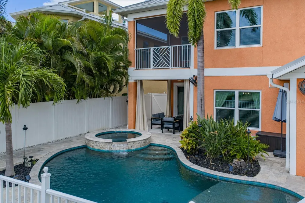 6411 GRENADA ISLAND AVENUE Apollo Beach, FL 33572