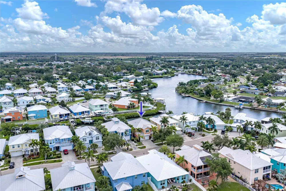 6411 GRENADA ISLAND AVENUE Apollo Beach, FL 33572