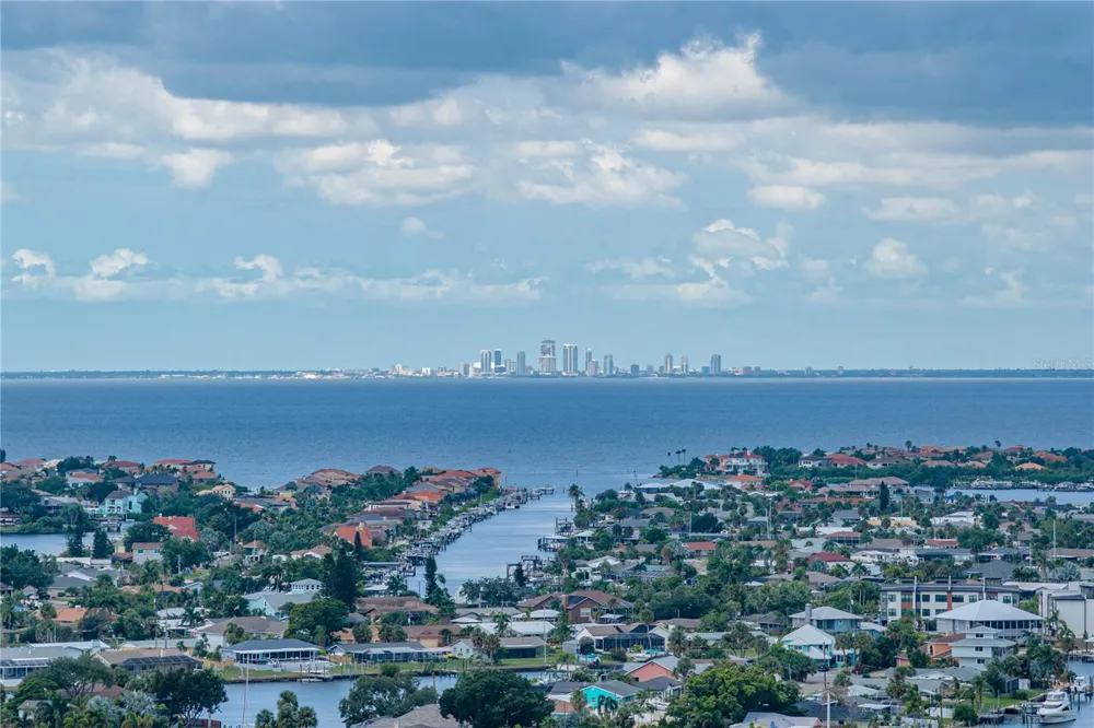 6411 GRENADA ISLAND AVENUE Apollo Beach, FL 33572