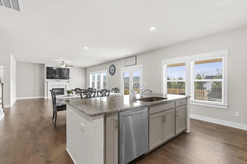 4742 Wellesley Drive Ooltewah, TN 37363