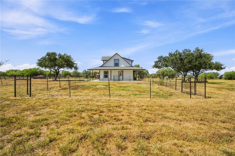4629 Chuckwagon Robstown, TX 78380