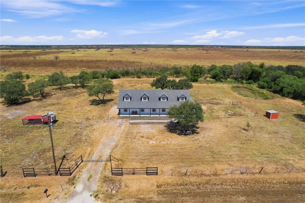 4629 Chuckwagon Robstown, TX 78380