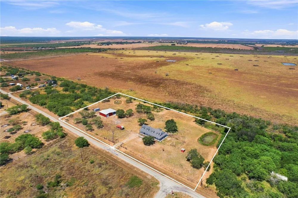 4629 Chuckwagon Robstown, TX 78380